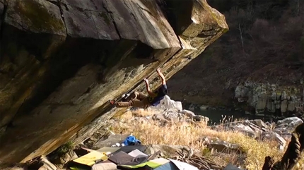 Toru Nakajima repeats Tokoyo 8C at Kasagi in Japan