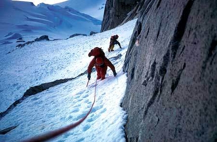 Cerro Torre 1974, Ragni di Lecco - Salita del nevaio che porta al canale