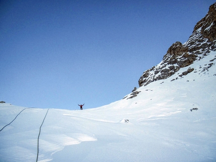 Orient Express, Gran Sasso - First winter ascent attempt of Orient Express by Andrea Di Donato, Andrea Di Pascasio and Lorenzo Angelozzi