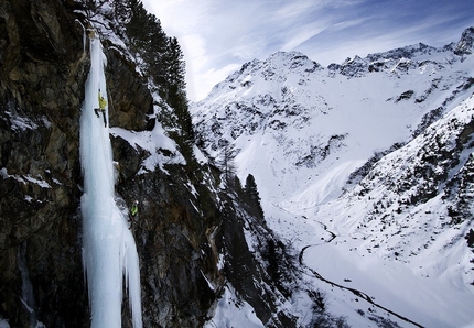 Ötztal, difficult new Austrian icefalls by Auer, Wilhelm and Nössig