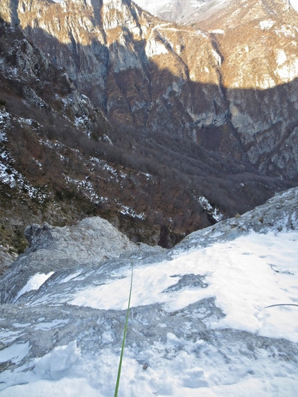 Pizzo d'Eghen - Prima salita invernale e insieme prima solitaria invernale della via Siddharta al Pizzo d'Eghen (Grigne).