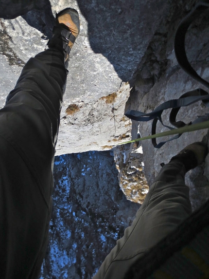 Pizzo d'Eghen - Prima salita invernale e insieme prima solitaria invernale della via Siddharta al Pizzo d'Eghen (Grigne).