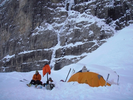 Via Valeria, Brenta Dolomites - Our tent beneath Crozzon di Brenta (Gianni Canale & Aldo Mazzotti, 6-7/01/2013)