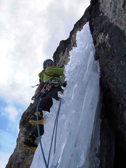 Via Valeria, Brenta Dolomites - The drip on pitch 3 (Gianni Canale & Aldo Mazzotti, 6-7/01/2013)