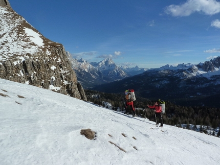 Psyco Killer, Tofana, Dolomites - The approach to Psyco Killer, Tofana di Rozes, Dolomites (Beppe Ballico, Andrea Gamberini & Marco Milanese 12/01/2013)