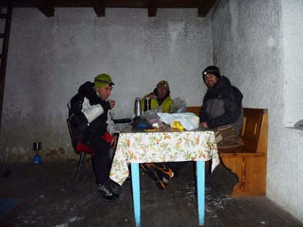 Psyco Killer, Tofana, Dolomiti - La cena (Beppe Ballico, Andrea Gamberini e Marco Milanese)