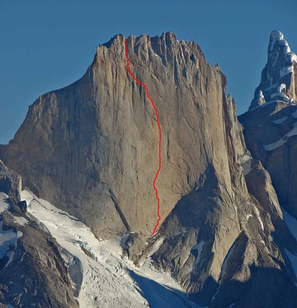 Cerro Piergiorgio - Cerro Piergiorgio, Patagonia, 'La Routa de l'Hermano' (950m, 6b+ A3 ED+).