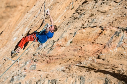 Jakob Schubert sends five 9a's at Santa Linya
