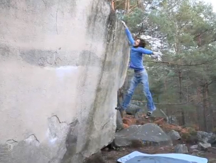 Fontainebleau and the Chatterton boulder problem