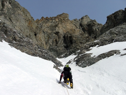 Follow the Gully - Barre des Ecrins - Verso l'attacco della goulotte