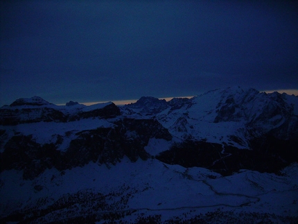 Pilastro Magno, Sassolungo, prima invernale - L'alba del terzo giorno