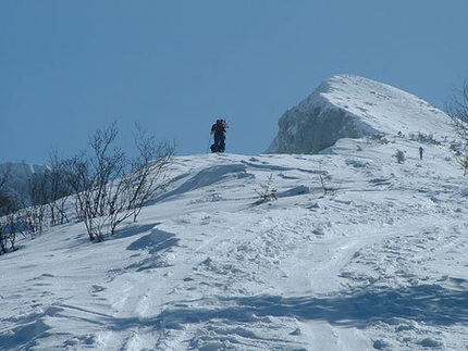 Alpago - Scialpinismo in Alpago: sul crinale verso Cima Vacche.