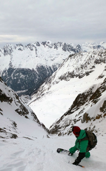 Flammes de Pierre Mont Blanc - 18/01/2013: Davide Capozzi, Julien Herry and Manu Gross in the Couloir a Jess, Flammes de Pierre (Mont Blanc).