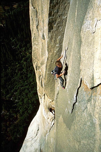 Leo Houlding - Leo Houlding dynoing through the crux of The Passage to Freedom, El Capitan, Yosemite.