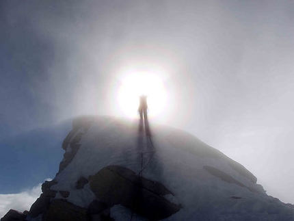 Leo Houlding - Leo sulla cima di Fitz Roy, Patagonia.