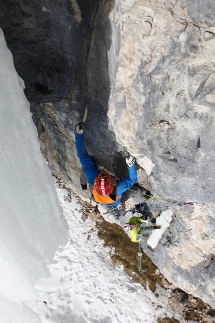 Senza Piombo - Senza Piombo (M10 WI 5, 140m, 27 + 30/01/2013, Albert Leichtfried, Benedikt Purner) Val Lunga, Dolomites