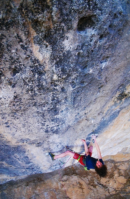 Adam Ondra - Adam Ondra climbing La Dura Dura 9b+, Oliana