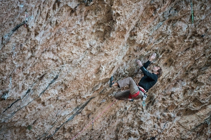 Chris Sharma - Chris Sharma on Stoking the Fire 9b, Santa Linya