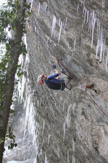 Lucie Hrozová - Lucie Hrozová climbing Spiderman M13 at Eptingen, Switzerland.