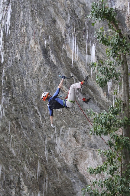 Lucie Hrozová - Lucie Hrozová climbing Spiderman M13 at Eptingen, Switzerland.