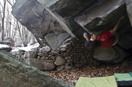 The bouldering at Donnas and the problem Global Warming by Niccolò Ceria