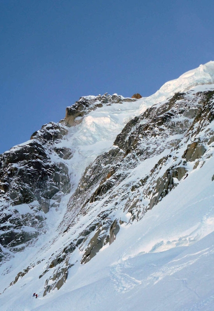 Aiguille Verte Mont Blanc - Couloir de l'Aiguille Carrée, Aiguille Verte, Mont Blanc descended with skis and snowboard on 21/02/2013 by Davide Capozzi, Julien Herry and Luca Rolli.