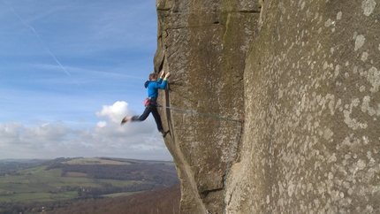 James Pearson - James Pearson durante la terza salita della via di gritstone Elder Statesman HXS 7a Curbar Edge in Inghilterra il 15/02/2013.