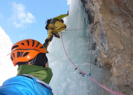 Cascata Attraverso Travenanzes, Dolomites - Andrea Gamberini on pitch 3 of Attraverso Travenanzes