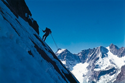 Le più belle vie di roccia dell’Ossola dal I al IV grado - Autunno 1969 discesa in doppia della nord del Crampiolo