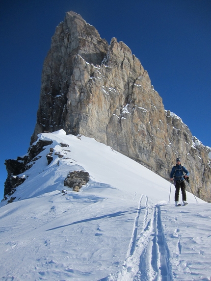 Dent Favre Parete Nord - Sébastien de Sainte Marie e Olov Isaksson sciando la parete nord di Dent Favre (Alpi Bernesi) , Svizzera, febbraio 2013