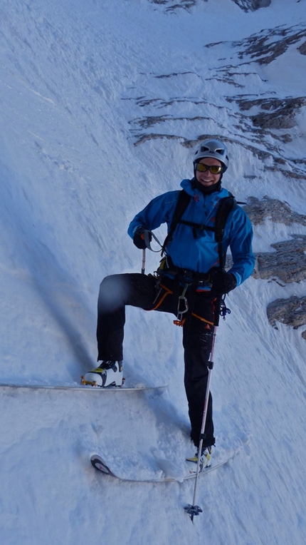 Dent Favre Parete Nord - Sébastien de Sainte Marie e Olov Isaksson sciando la parete nord di Dent Favre (Alpi Bernesi) , Svizzera, febbraio 2013