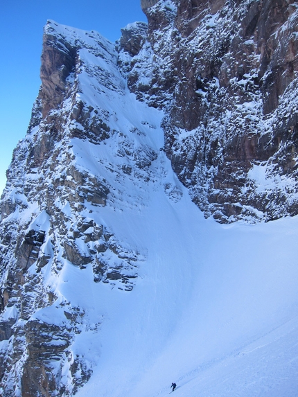 Dent Favre Parete Nord - Sébastien de Sainte Marie e Olov Isaksson sciando la parete nord di Dent Favre (Alpi Bernesi) , Svizzera, febbraio 2013