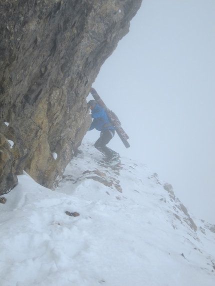 Pilatus Parete Nord - Sébastien de Sainte Marie e Olov Isaksson sciando la parete nord di Pilatus, Svizzera, febbraio 2013