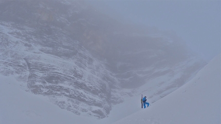 Grand Muveran Parete Ovest - Sébastien de Sainte Marie, primo tentativo della parete ovest del Grand Muveran (1600m, 5.2/5.3 E4) nelle Alpi Bernesi in Svizzera.