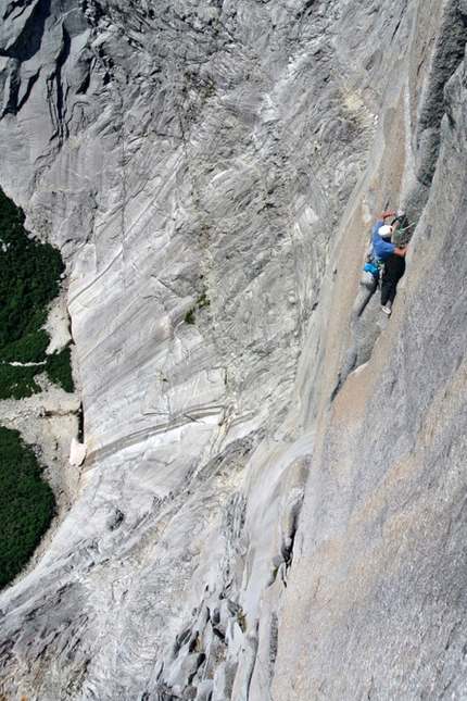 Cerro Walwalun, Valle Cochamó, Cile - Perdidos en el Mundo: Simone Pedeferri sul 20° tiro