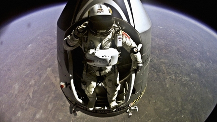 Felix Baumgartner wins National Geographic Adventurer of the Year Award