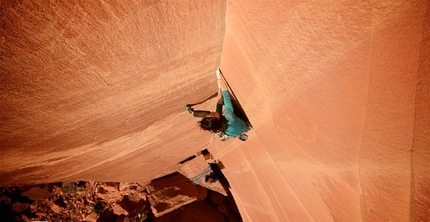 Steph Davis climbing Glad to be trad, Mineral Canyon