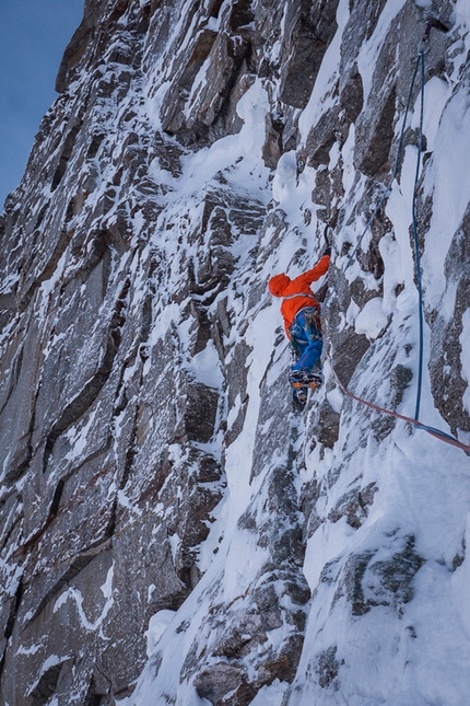 Sagwand, Austria - David Lama durante il primo tentativo della prima invernale di Schiefer Riss, Sagwand il 11/03/2013.