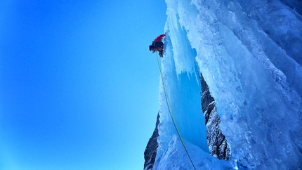 Kjerrskredkvelven, Gudvangen, Norway - Matthias Scherer and Tanja Schmitt on Kjerrskredkvelven, the enormous icefall at Gudvangen, Norway.