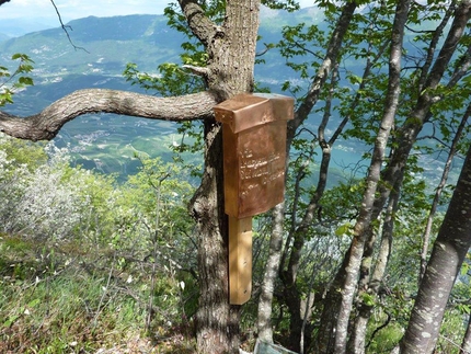 Valle del Sarca - Il libro di vetta di L'aspettativa dei mondi superiori (Monte Brento)