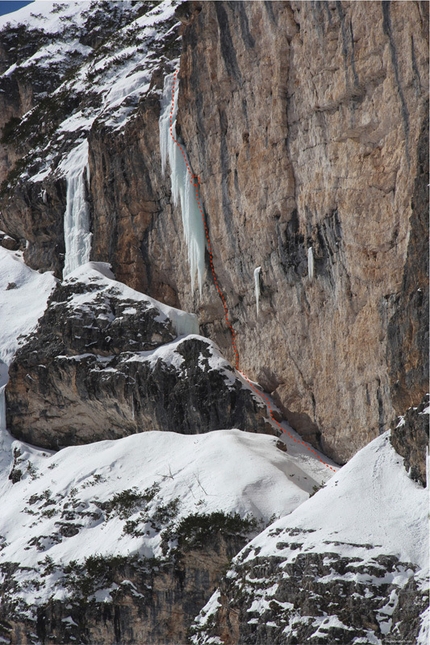 Pinocchio, Val Travenanzes - Martin Riegler e Florian Riegler hanno liberato Pinocchio (M8+, WI 5), una via di misto in Val Travenanzes (Dolomiti) aperta nel 2010 da Valentin Riegler e Hannes Lemayr.