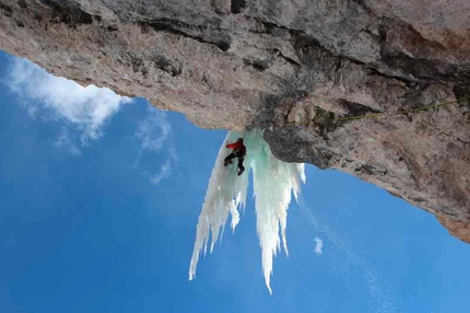 Pinocchio, Val Travenanzes - Martin Riegler e Florian Riegler hanno liberato Pinocchio (M8+, WI 5), una via di misto in Val Travenanzes (Dolomiti) aperta nel 2010 da Valentin Riegler e Hannes Lemayr.