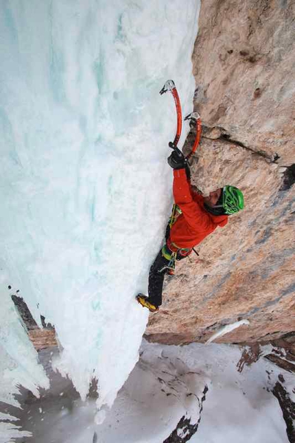 Pinocchio, Val Travenanzes - Martin Riegler e Florian Riegler hanno liberato Pinocchio (M8+, WI 5), una via di misto in Val Travenanzes (Dolomiti) aperta nel 2010 da Valentin Riegler e Hannes Lemayr.