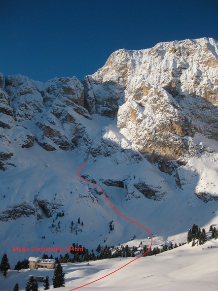 L'Onda di Hokusai,  Molignon di Dentro, Rosengarten, Dolomites by Philipp Angelo and Andreas Tonelli - Approaching Malga Docoldaura