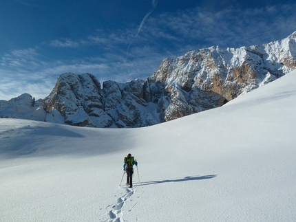 L'Onda di Hokusai,  Molignon di Dentro, Rosengarten, Dolomites by Philipp Angelo and Andreas Tonelli - Andreas Tonelli during the approach