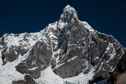 Jirishanca, Peru - Jirishanca, Peru e il tentativo di Michi Wohlleben, Arne Bergau e Hannes Jähn.