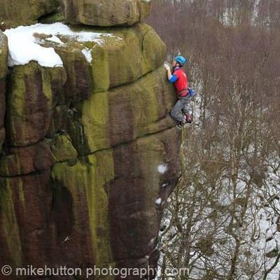 Tom Randall - Tom Randall durante la prima salita di Nah'Han E8 6c, Gardoms Edge, Peak District, Inghilterra