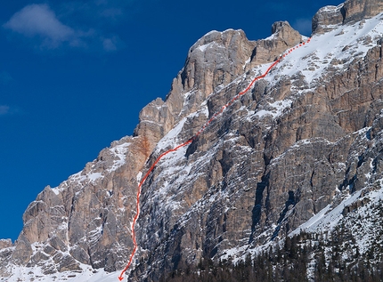 Piz Lavarella, Dolomiti - La parete Ovest del Piz Lavarella, Dolomiti, sciata per la prima volta il 10/04/2013 da Francesco Tremolada e Andrea Oberbacher: 1000 m - AD - 5.2/E3