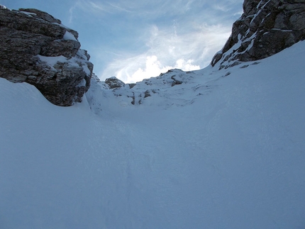 Grigne, Marco Anghileri - Nell'Inglese, peccato che la neve spalmata alla roccia non sia dura!