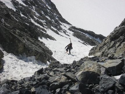 Gran Zebrù - Ascending the gully on Gran Zebrù